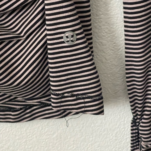 Lululemon Women's Medium The Sunset Salutation Long Sleeve Wrap Top Black Gray - Picture 6 of 10